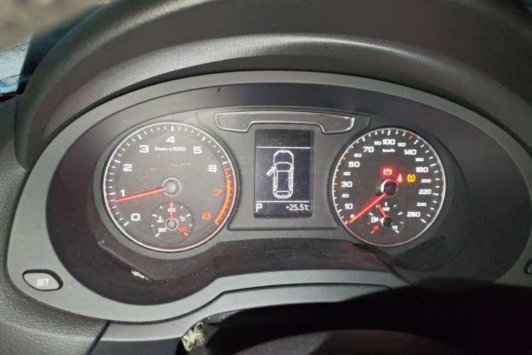 Used Audi Q3 2017 35 TFSI Fashion Model Instrument Cluster