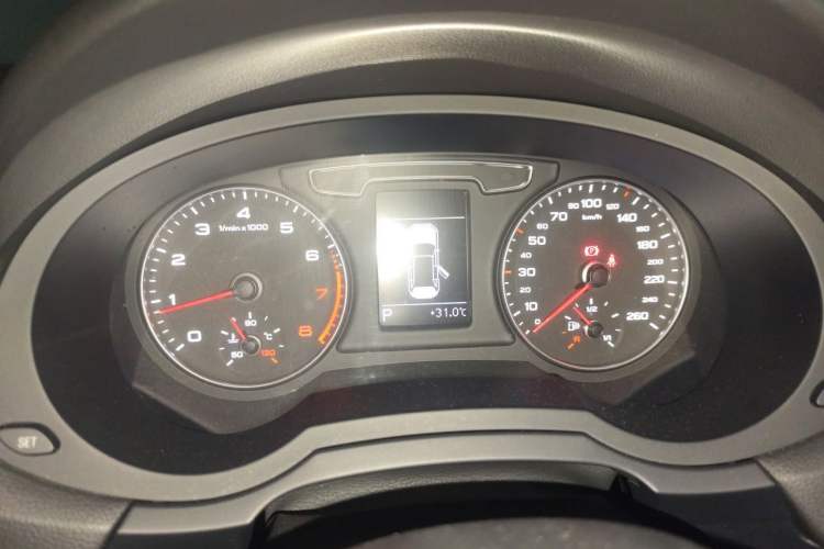 Used Audi Q3 2017 30 TFSI Fashion Model Instrument Cluster