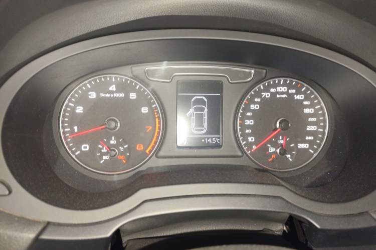 Used Audi Q3 2017 35 TFSI Fashion Model Instrument Cluster