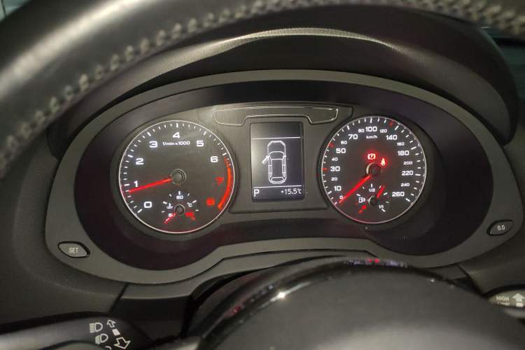 Used Audi Q3 2017 35 TFSI quattro all-wheel-drive sport model Instrument Cluster