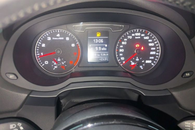 Used Audi Q3 2017 35 TFSI quattro all-wheel drive fashion model Instrument Cluster