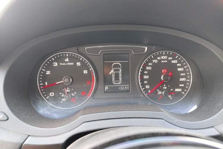 Used Audi Q3 2017 35 TFSI Fashion Model Instrument Cluster