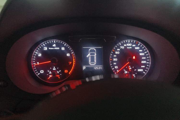 Used Audi Q3 2017 35 TFSI quattro all-wheel drive fashion model Instrument Cluster