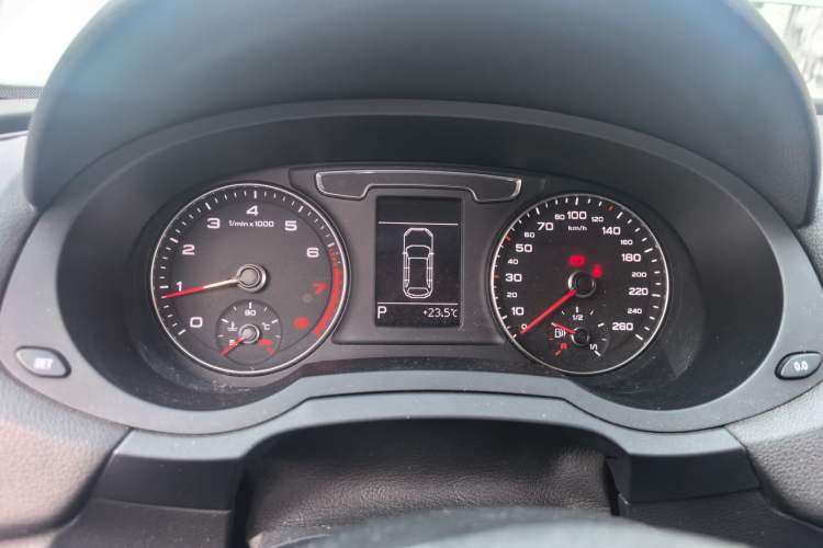 Used Audi Q3 2017 30 TFSI Fashion Model Instrument Cluster