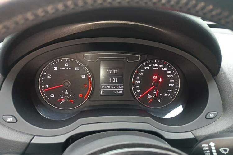 Used Audi Q3 2017 35 TFSI Fashion Model Instrument Cluster