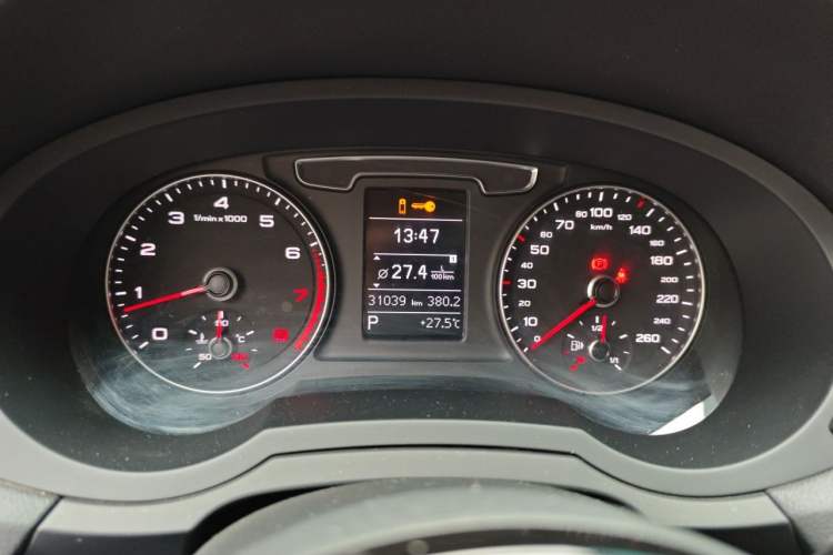 Used Audi Q3 2017 35 TFSI quattro all-wheel drive fashion model Instrument Cluster