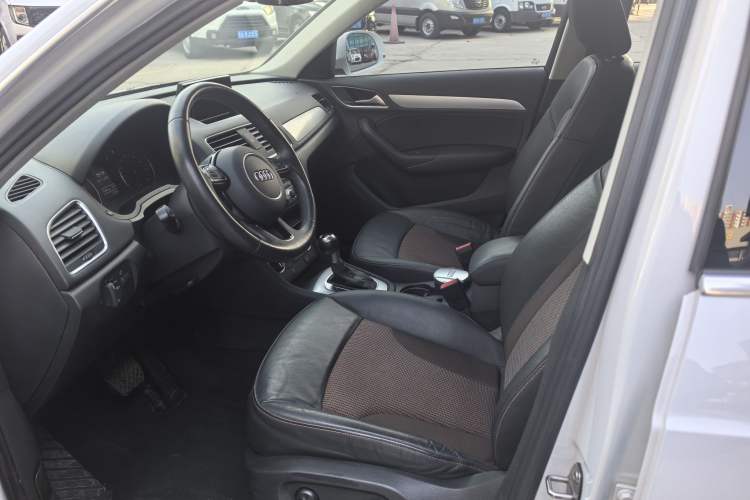 Used Audi Q3 2017 35 TFSI Fashion Model Interior 1