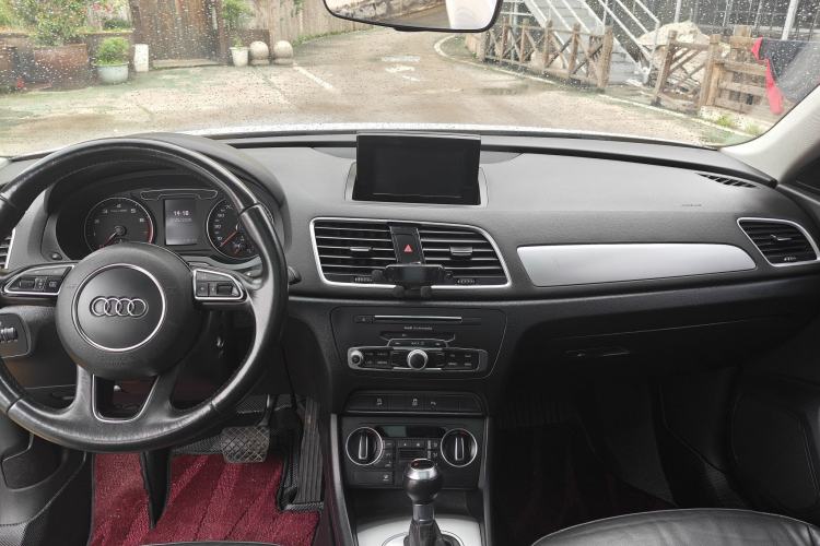 Used Audi Q3 2017 35 TFSI Fashion Model Interior 1