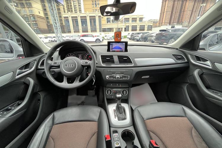 Used Audi Q3 2017 35 TFSI Fashion Model Interior 1