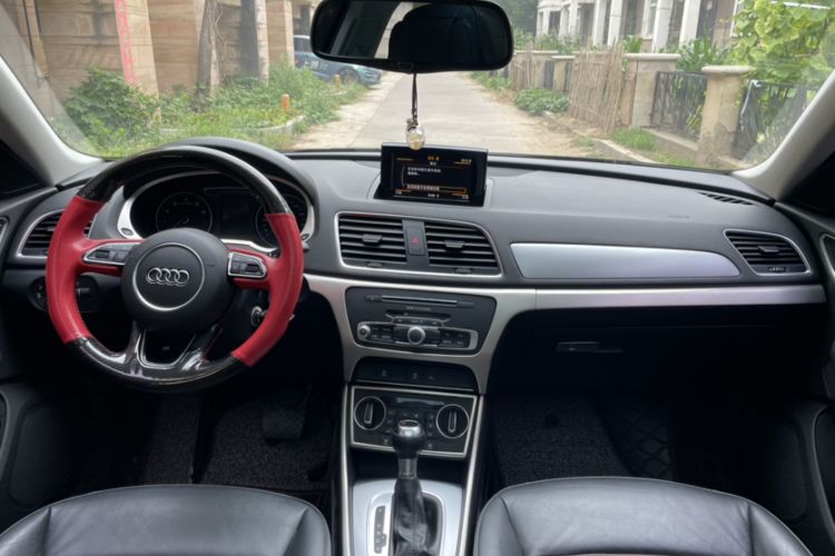 Used Audi Q3 2017 35 TFSI Fashion Model Interior 1