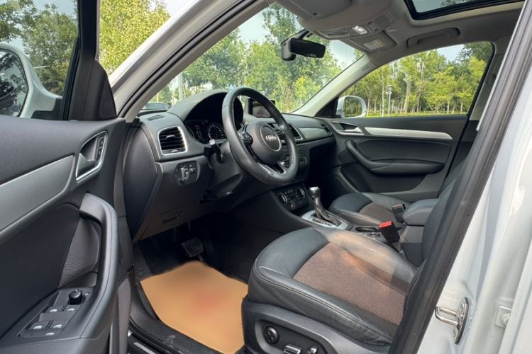 Used Audi Q3 2017 30 TFSI Fashion Model Interior 1