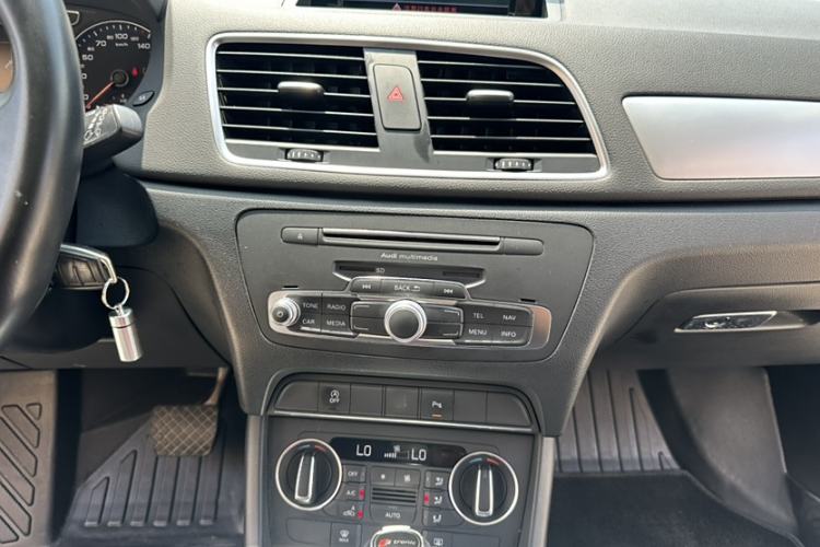 Used Audi Q3 2017 35 TFSI Fashion Model Interior 2