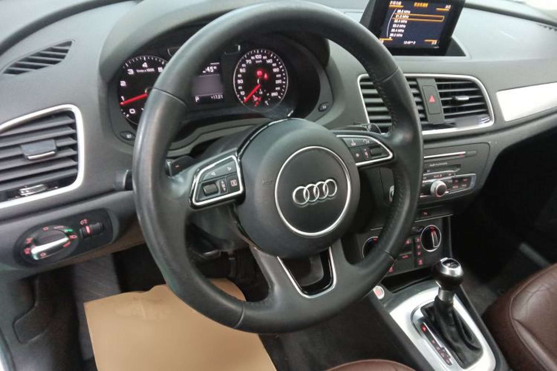Used Audi Q3 2017 35 TFSI Style Edition Interior 2