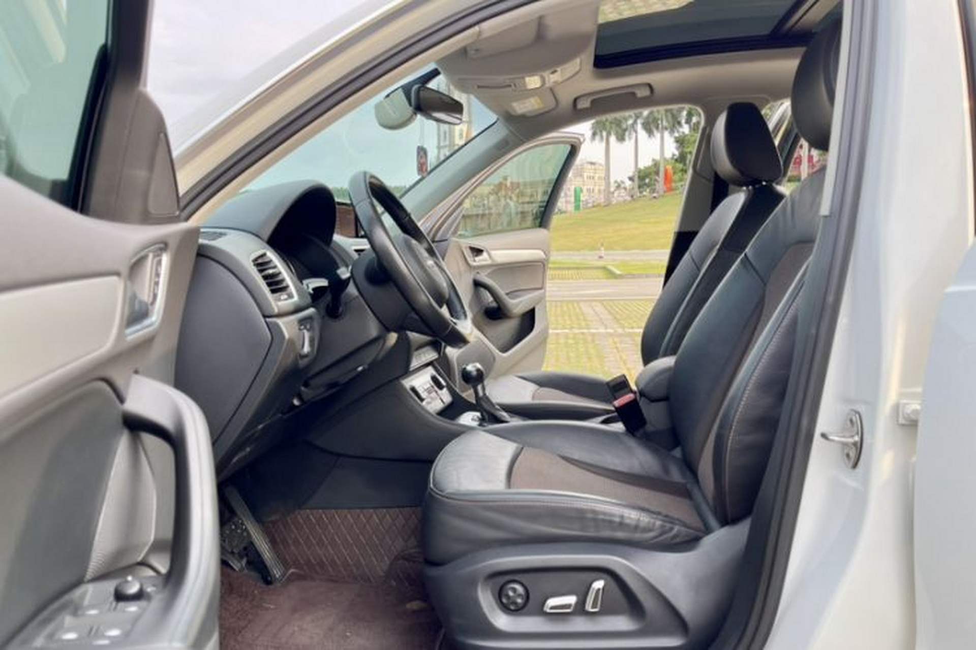 Used Audi Q3 2017 35 TFSI Fashion Model Interior 2