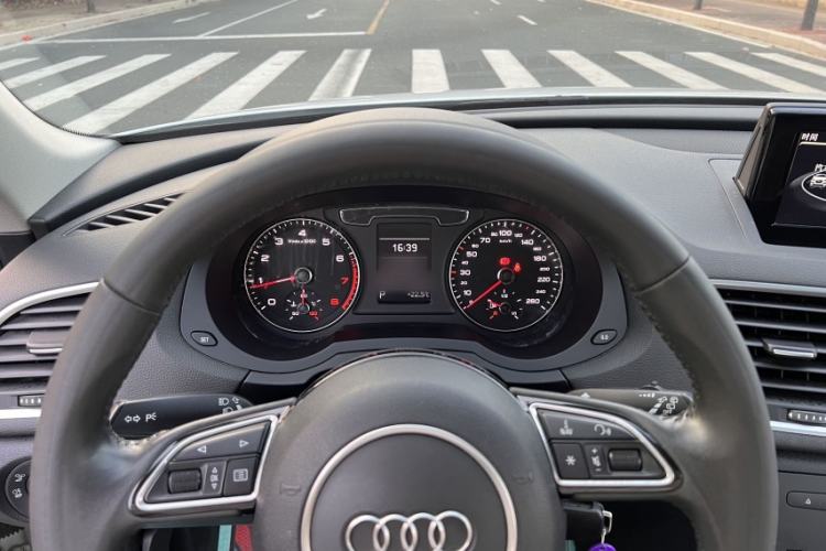 Used Audi Q3 2017 30 TFSI Fashion Model Interior 2