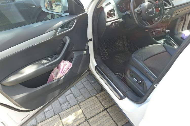 Used Audi Q3 2017 35 TFSI Fashion Model Interior 3