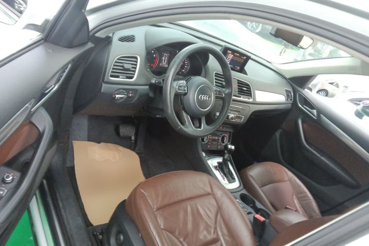 Used Audi Q3 2017 35 TFSI Style Edition Interior 3