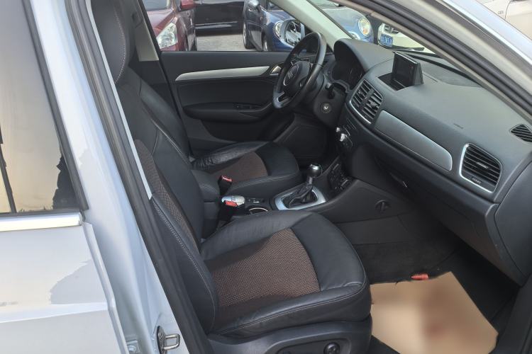 Used Audi Q3 2017 35 TFSI Fashion Model Interior 3