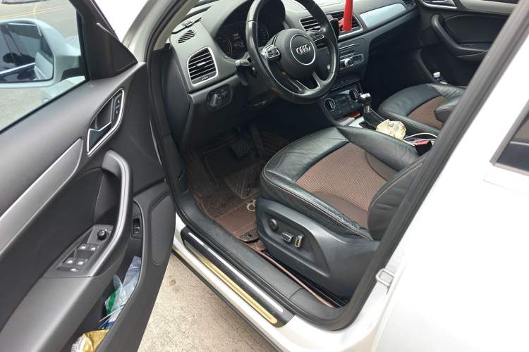 Used Audi Q3 2017 30 TFSI Fashion Model Interior 3