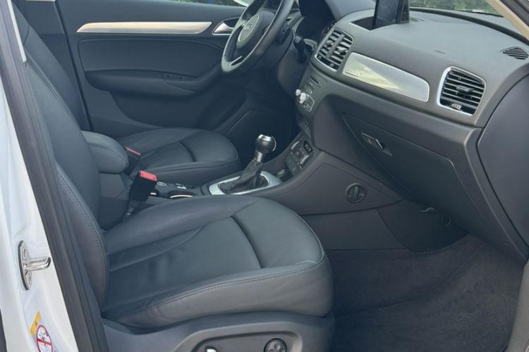 Used Audi Q3 2017 35 TFSI quattro all-wheel drive fashion model Interior 3