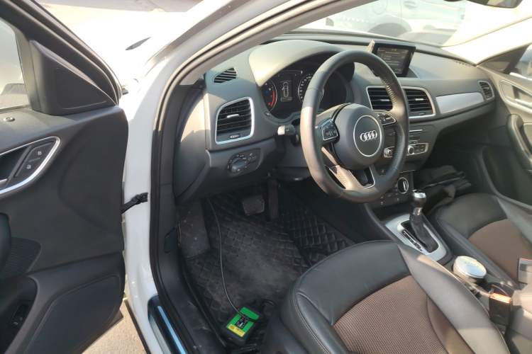 Used Audi Q3 2017 30 TFSI Fashion Model Interior 3