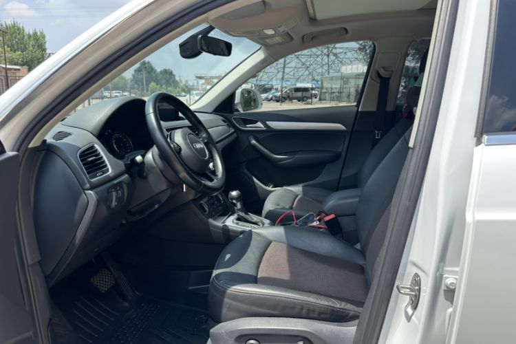 Used Audi Q3 2017 35 TFSI Fashion Model Interior 4