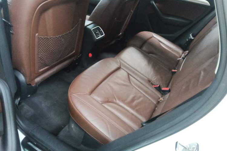 Used Audi Q3 2017 35 TFSI Style Edition Interior 4