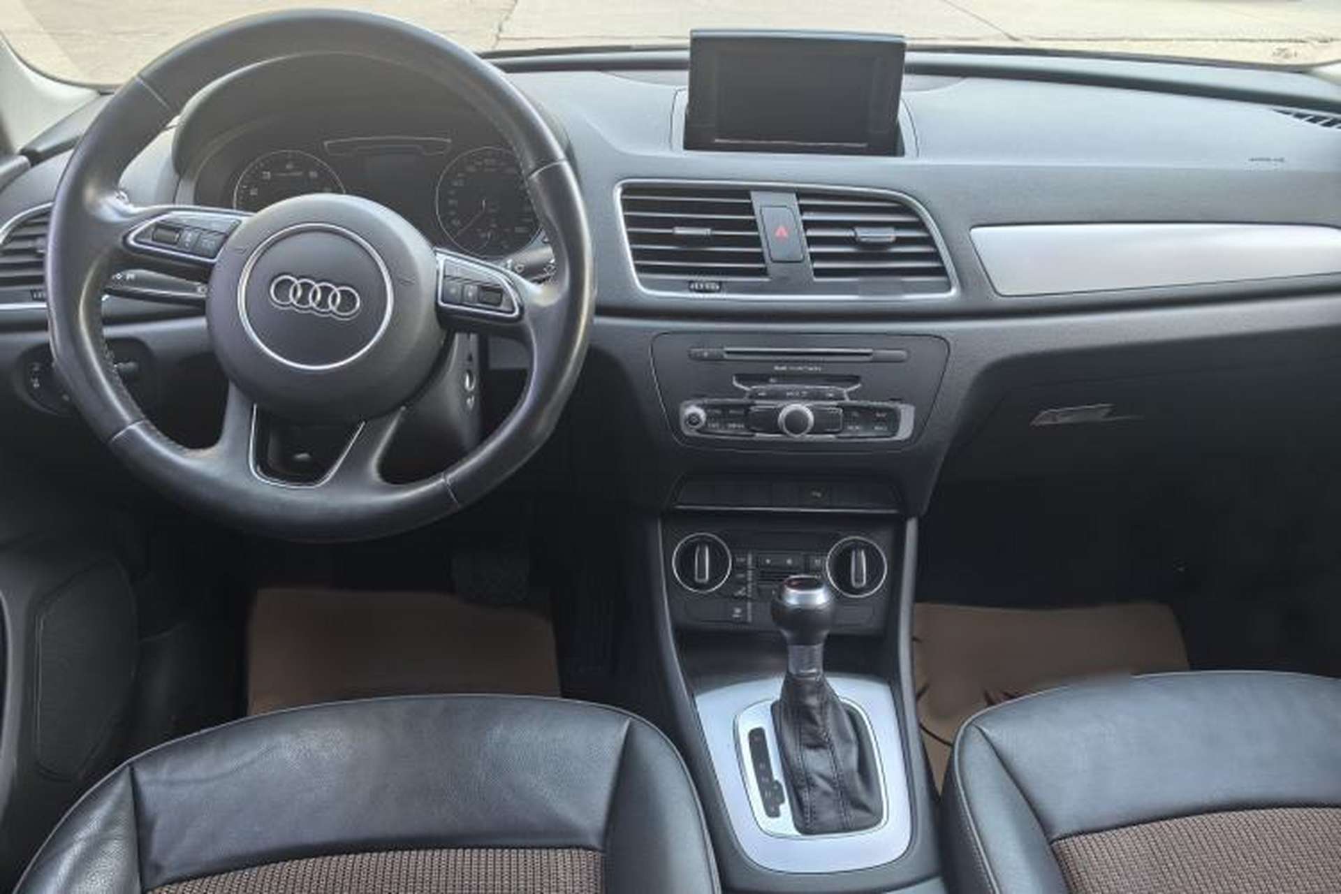 Used Audi Q3 2017 35 TFSI Fashion Model Interior 4