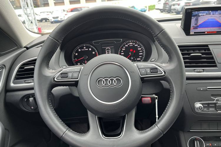 Used Audi Q3 2017 35 TFSI Fashion Model Interior 4