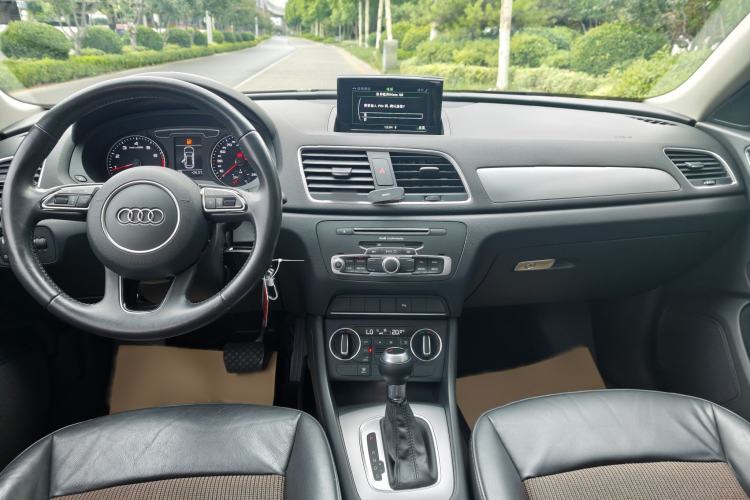 Used Audi Q3 2017 35 TFSI Fashion Model Interior 4