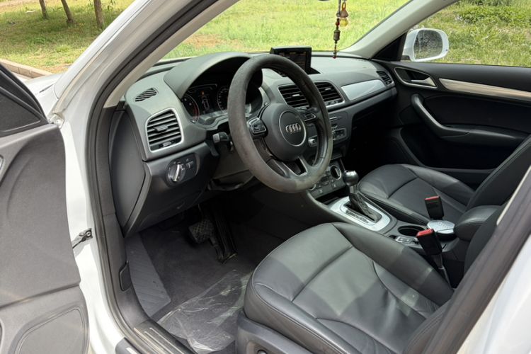 Used Audi Q3 2017 30 TFSI Fashion Model Interior 4