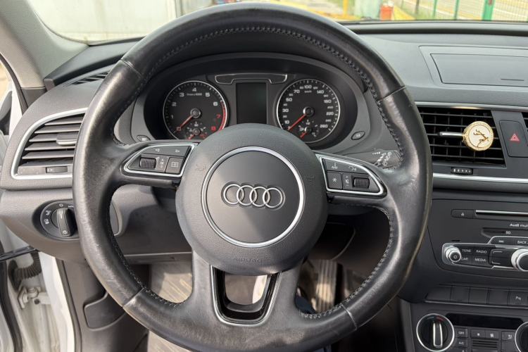 Used Audi Q3 2017 30 TFSI Fashion Model Interior 6