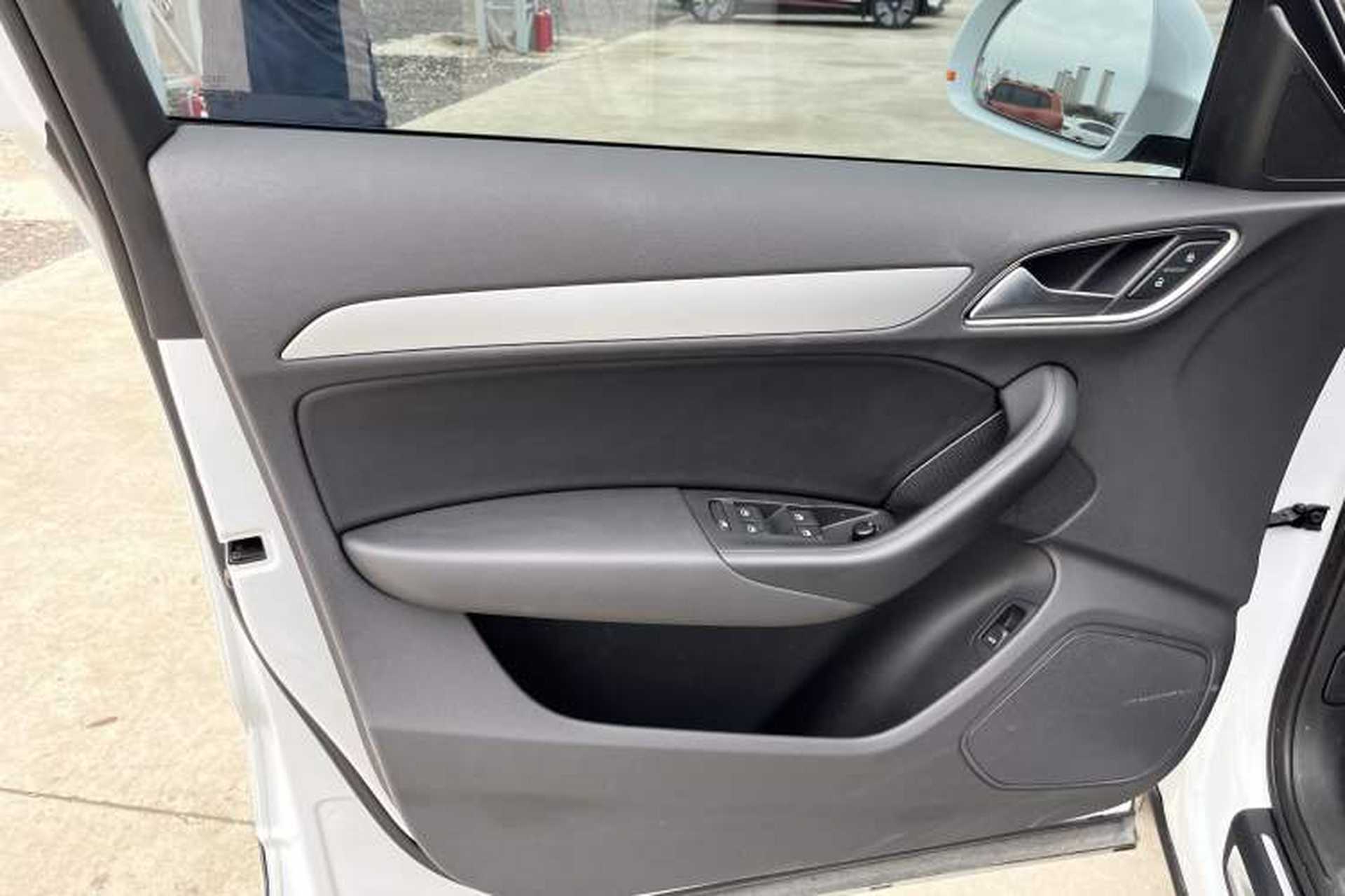 Used Audi Q3 2017 35 TFSI Fashion Model Interior 9