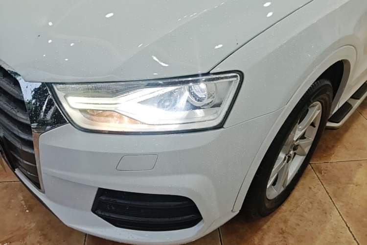 Used Audi Q3 2017 30 TFSI Fashion Model Left Front Headlight