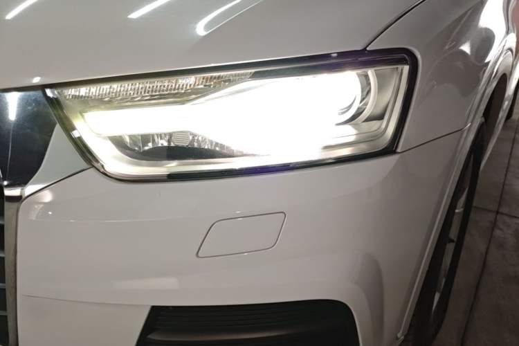 Used Audi Q3 2017 30 TFSI Fashion Model Left Front Headlight
