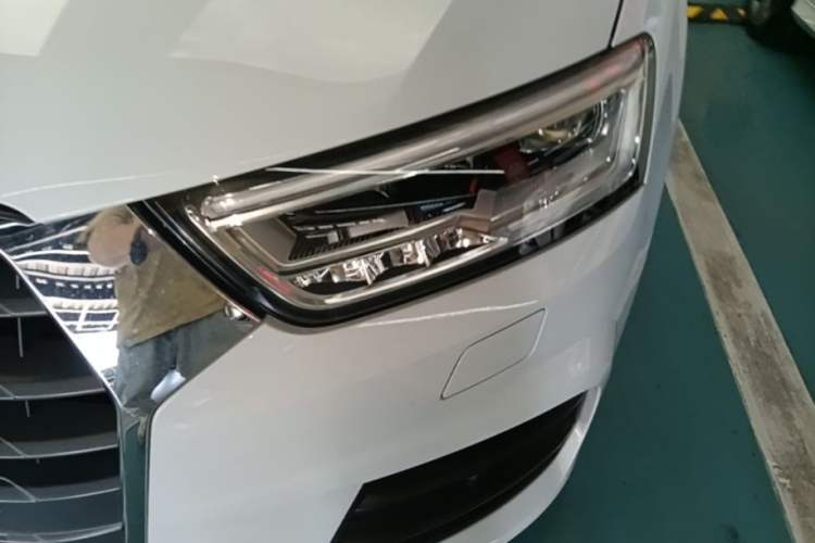 Used Audi Q3 2017 35 TFSI quattro all-wheel-drive sport model Left Front Headlight