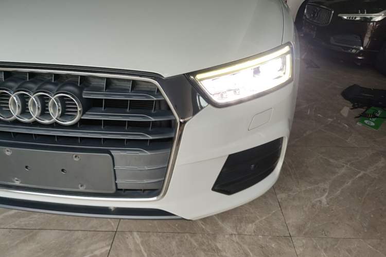 Used Audi Q3 2017 35 TFSI quattro all-wheel drive fashion model Left Front Headlight