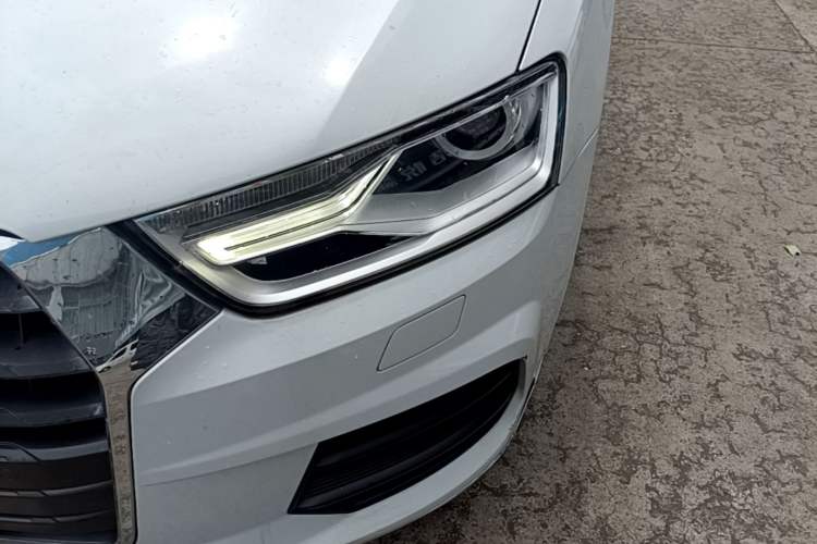 Used Audi Q3 2017 35 TFSI Fashion Model Left Front Headlight