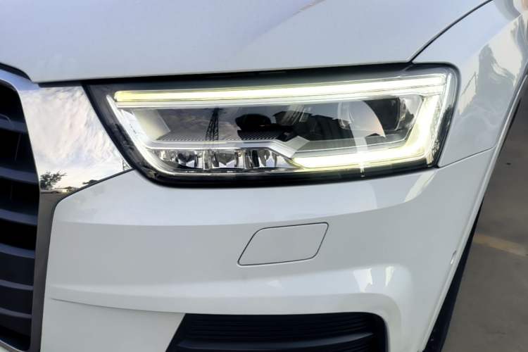 Used Audi Q3 2017 30 TFSI Fashion Model Left Front Headlight