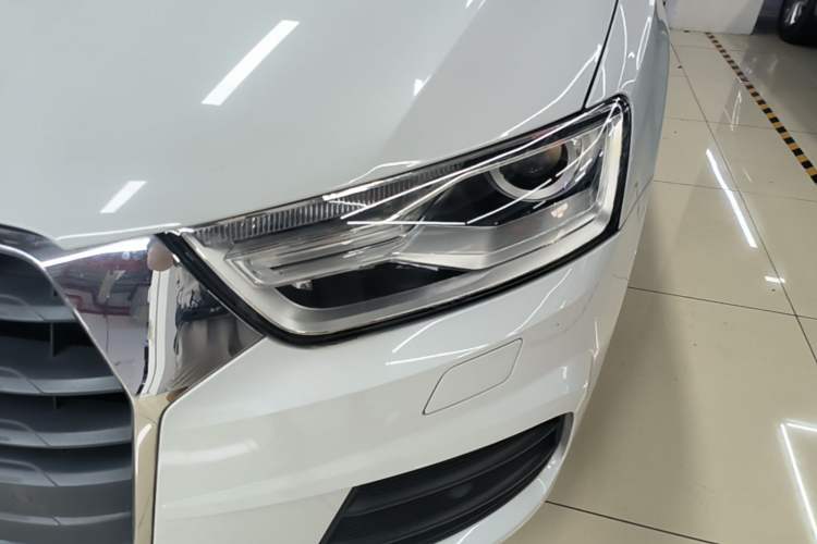 Used Audi Q3 2017 35 TFSI Fashion Model Left Front Headlight
