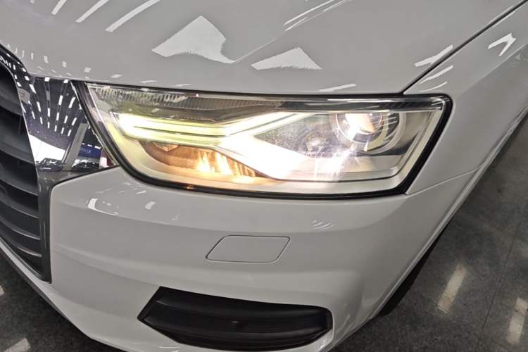 Used Audi Q3 2017 35 TFSI Fashion Model Left Front Headlight