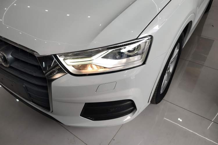 Used Audi Q3 2017 35 TFSI Fashion Model Left Front Headlight