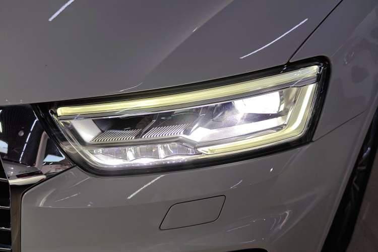 Used Audi Q3 2017 30 TFSI Fashion Model Left Front Headlight