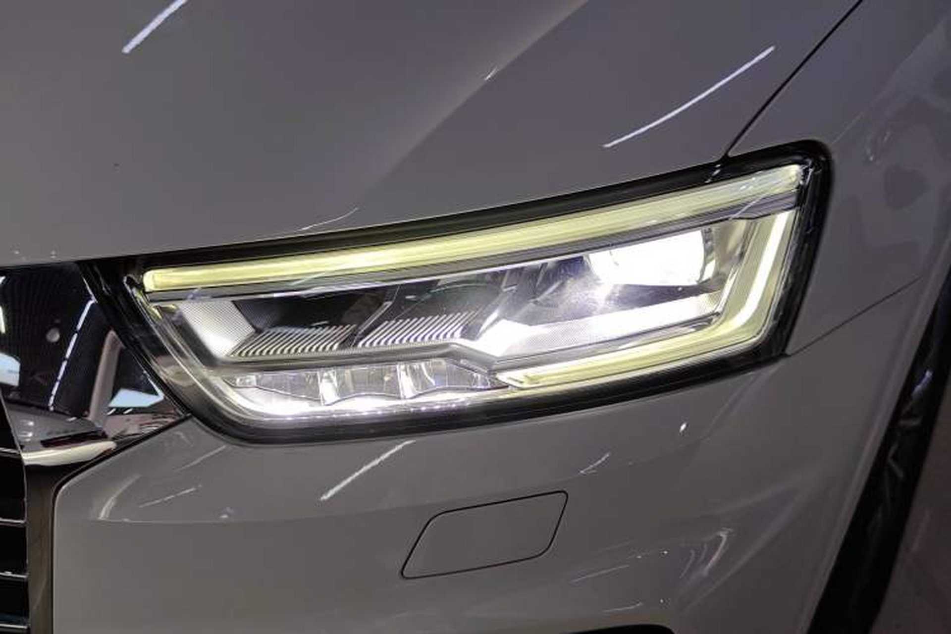 Used Audi Q3 2017 30 TFSI Fashion Model Left Front Headlight