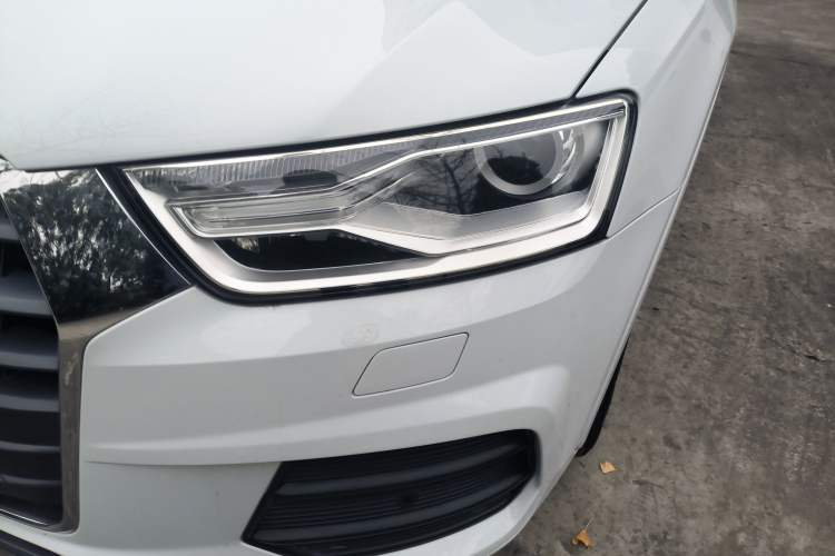 Used Audi Q3 2017 35 TFSI Fashion Model Left Front Headlight