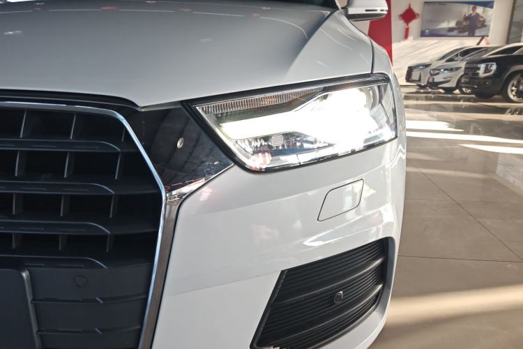 Used Audi Q3 2017 35 TFSI Fashion Model Left Front Headlight