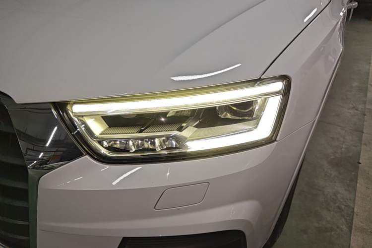 Used Audi Q3 2017 35 TFSI Fashion Model Left Front Headlight