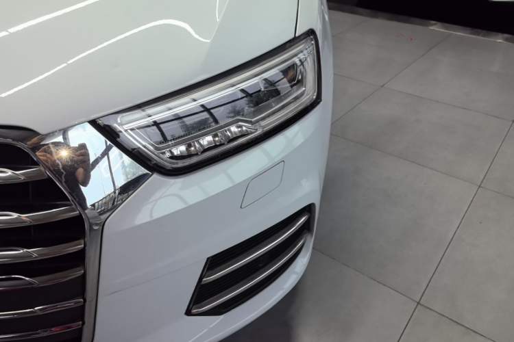 Used Audi Q3 2017 30 TFSI Fashion Model Left Front Headlight