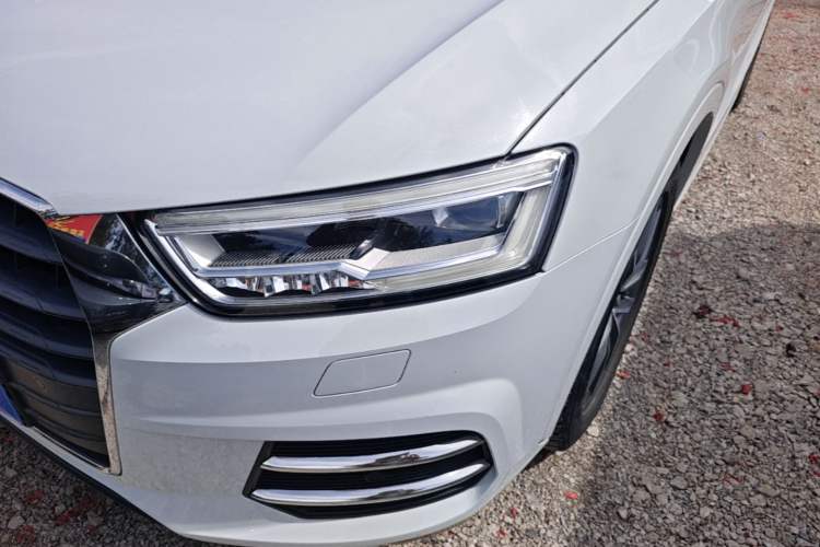 Used Audi Q3 2017 40 TFSI quattro all-wheel-drive sport model Left Front Headlight