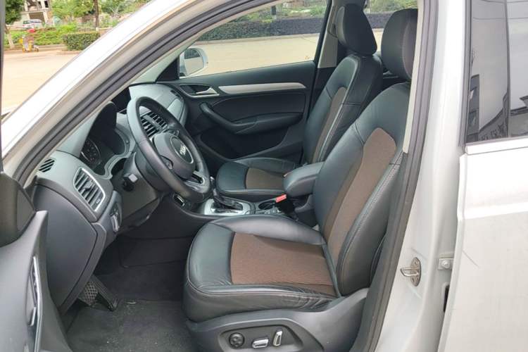 Used Audi Q3 2017 35 TFSI Fashion Model Left Front Seat